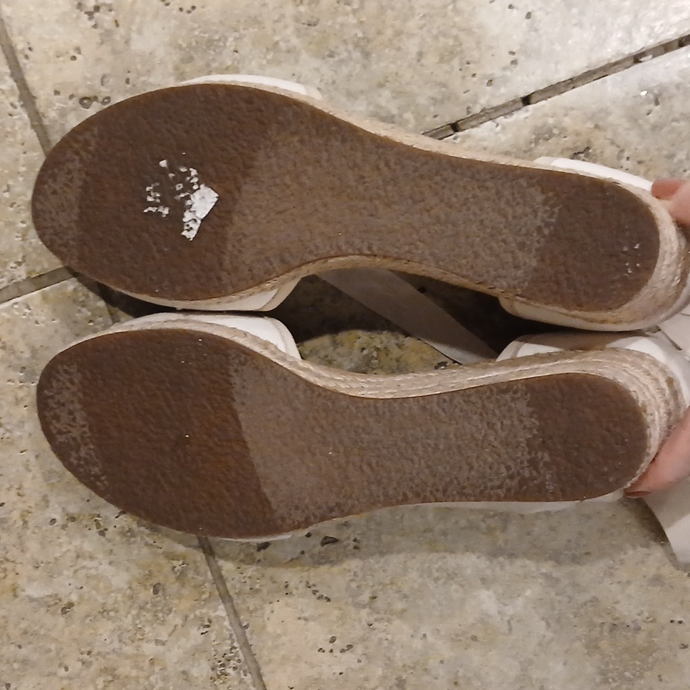 UGG Australian Amell Cream Wedge Sandal- Women’s Size 11* - Picture 6 of 8